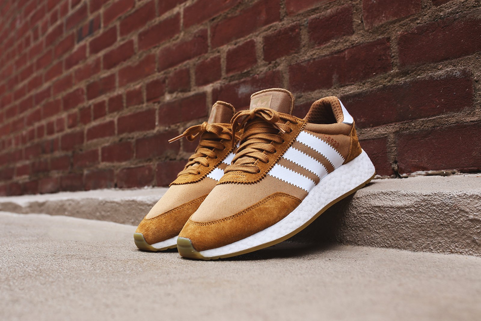 adidas Originals Iniki Runner - Gold / White