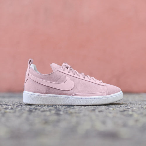 news/nikelab-blazer-tech-low-pink-white