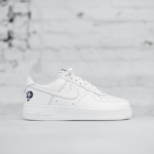 news/nike-x-roc-a-fella-air-force-1-07-white-navy