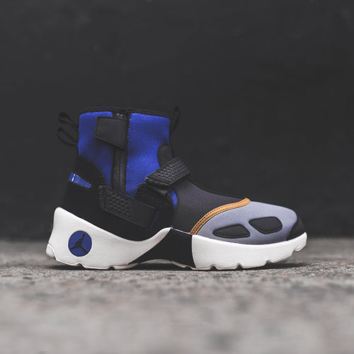 news/nike-air-jordan-trunner-lx-high-nrg-black-blue