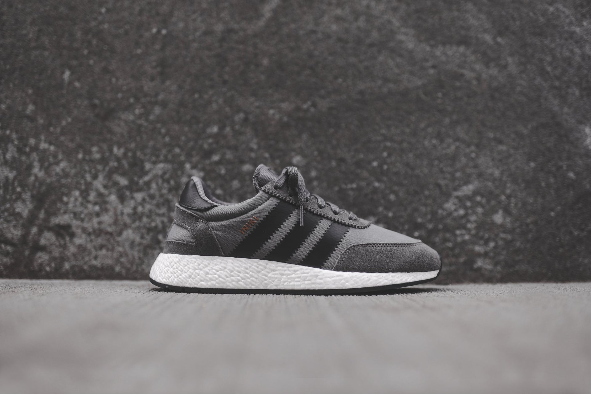 adidas Iniki Runner - Grey / White