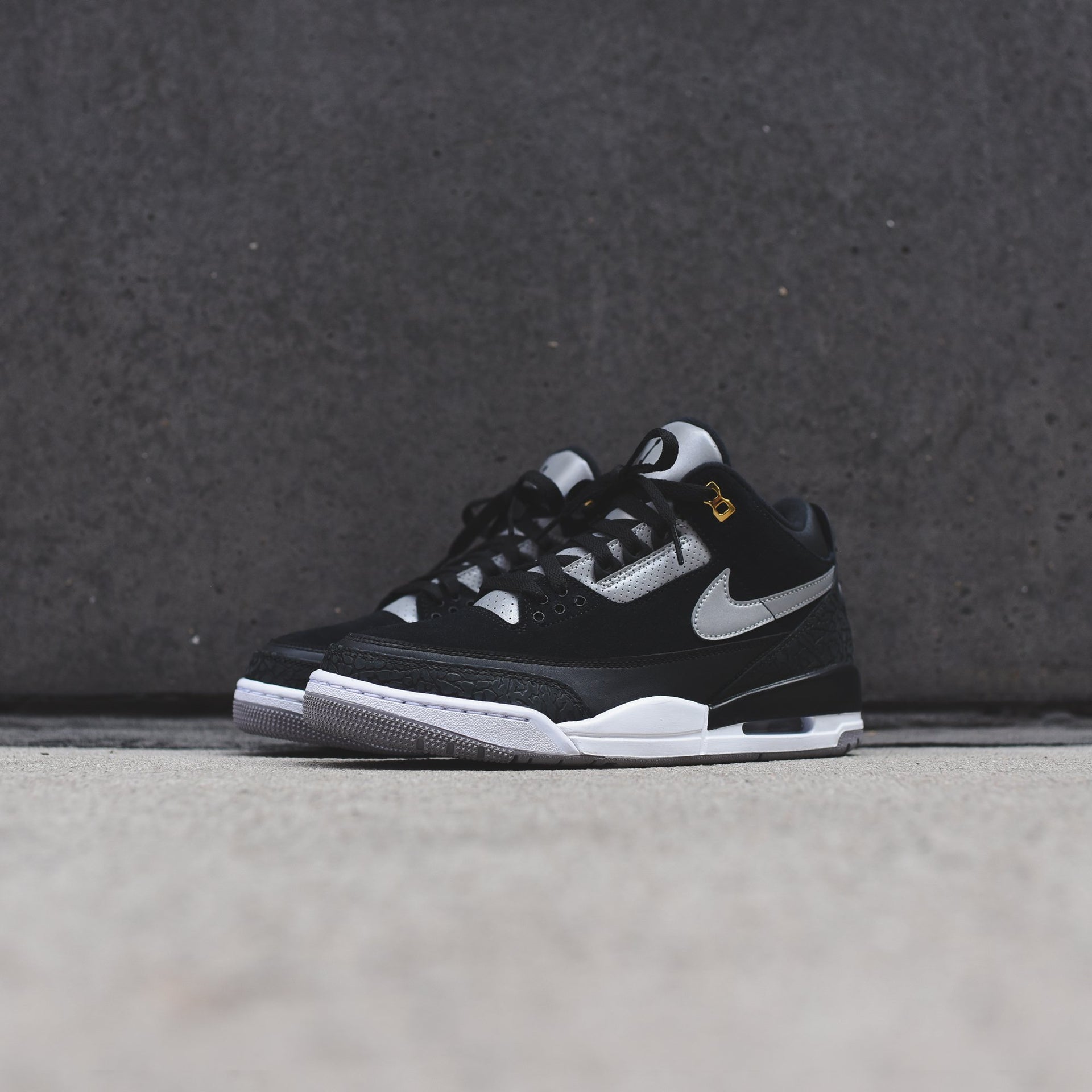 Nike Air Jordan 3 Retro TH SP - Black / Cement Grey / Metallic Gold