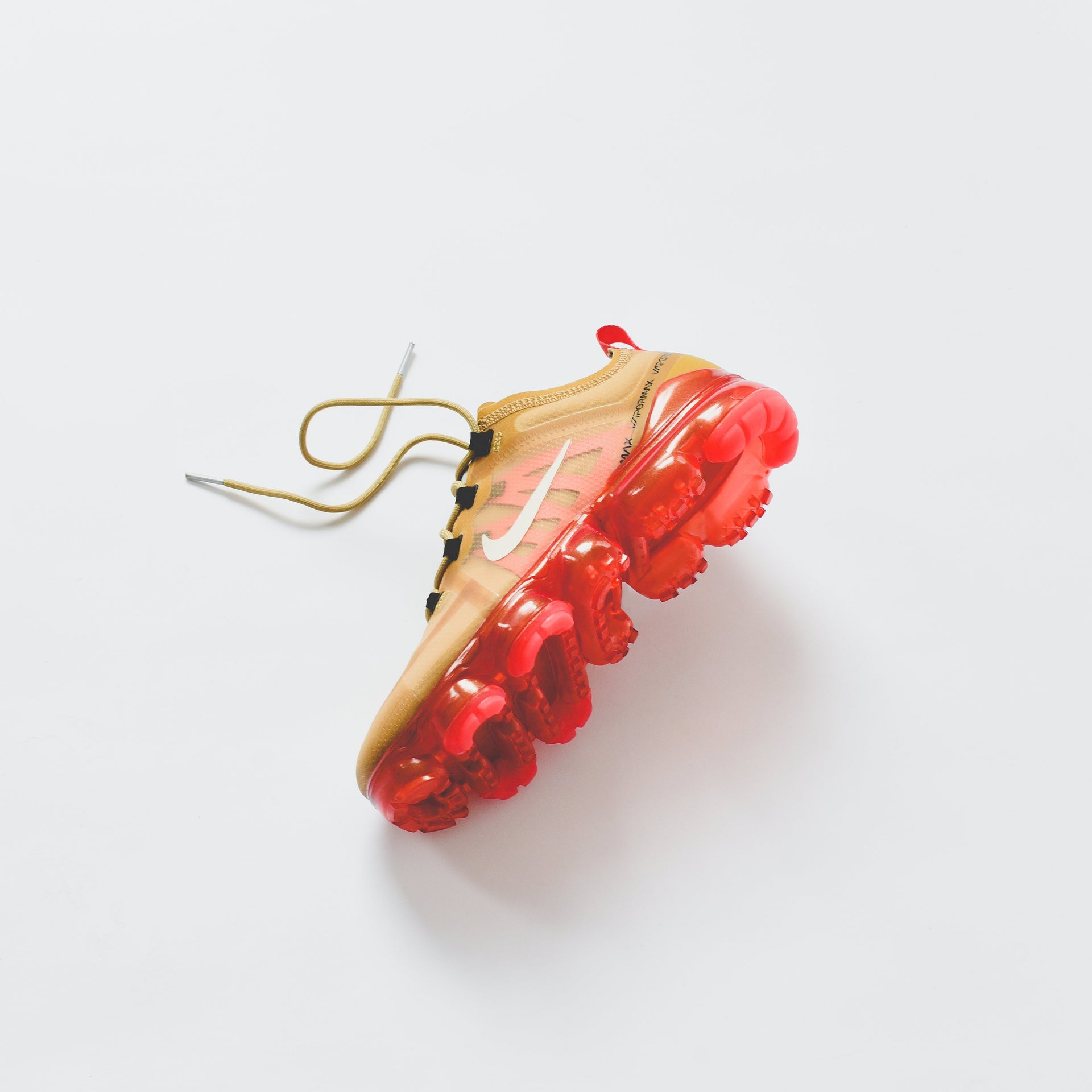 Nike Air VaporMax 2019 - Club Gold / Light Cream / Ember Glow