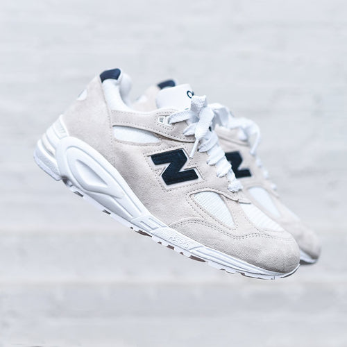 news/new-balance-m990-v2-white