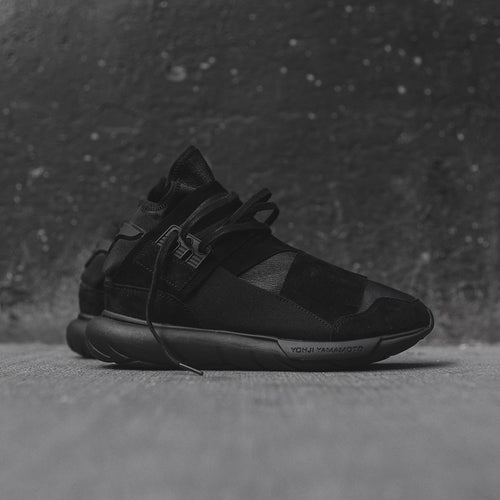 news/y-3-qasa-hi-triple-black