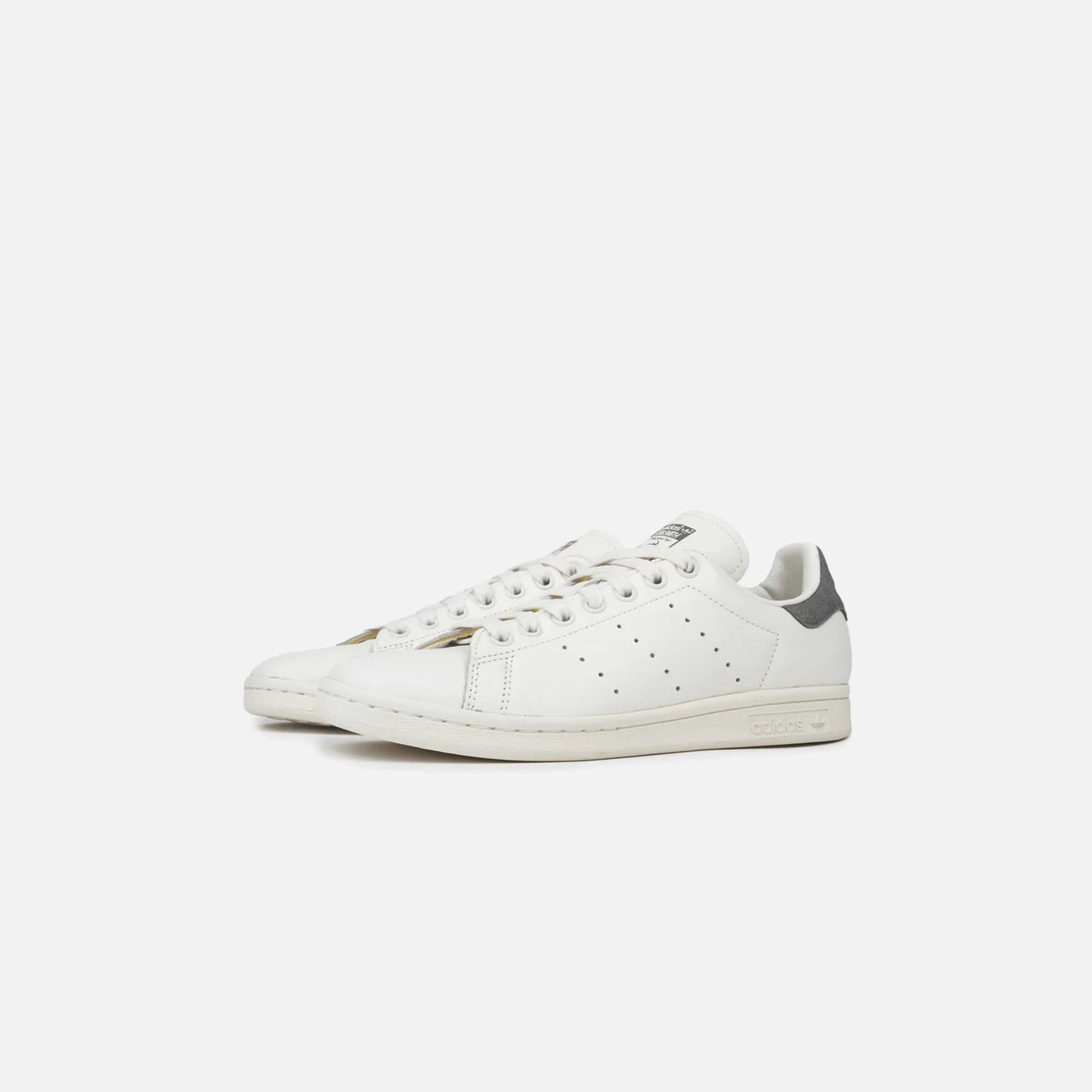 adidas Stan Smith - Core White / Off White / Pantone