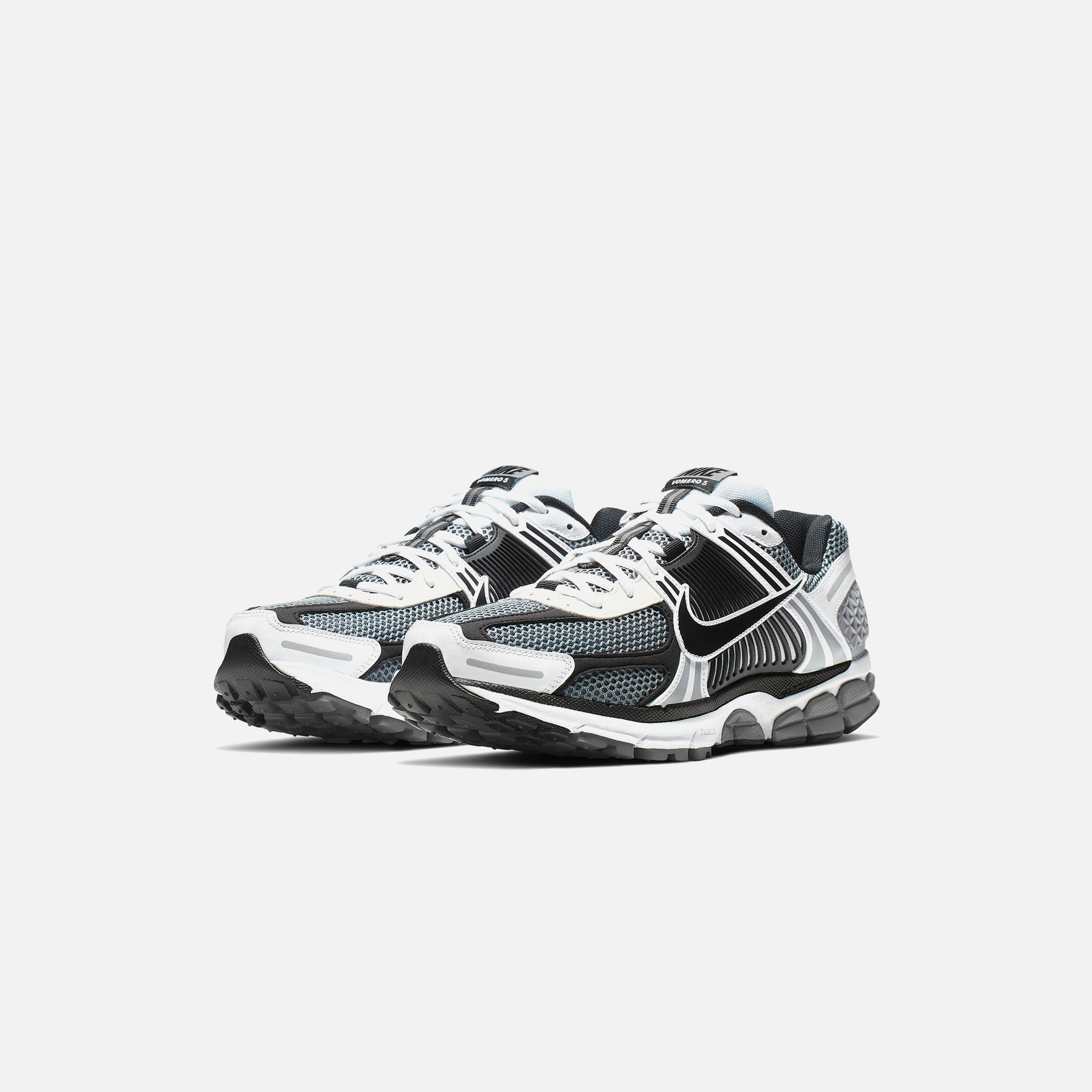 Nike Zoom Vomero 5 SE - Space Dark Grey / Black / White / Sail