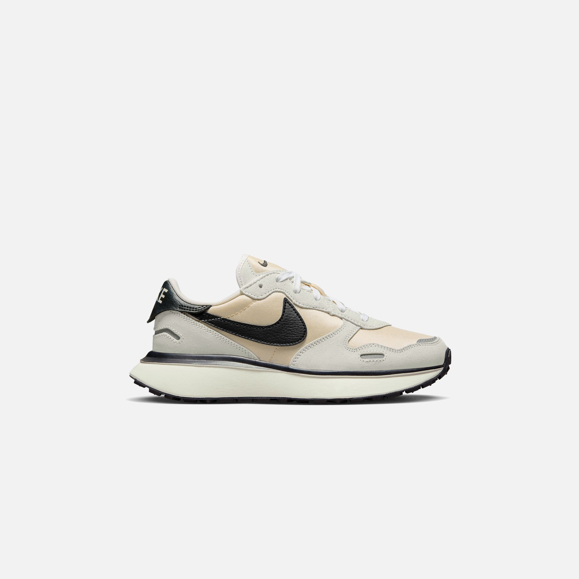 Nike WMNS Phoenix Waffle - Summit White / Black / Sanddrift