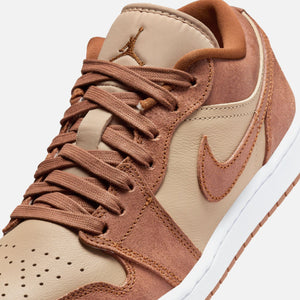 Jordan WMNS Air Jordan 1 Low Se - Legend Md Brown / Legend Co