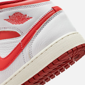 Jordan Grade School Air Jordan 1 Mid SE - White / Lobster / Dune Red / Sail