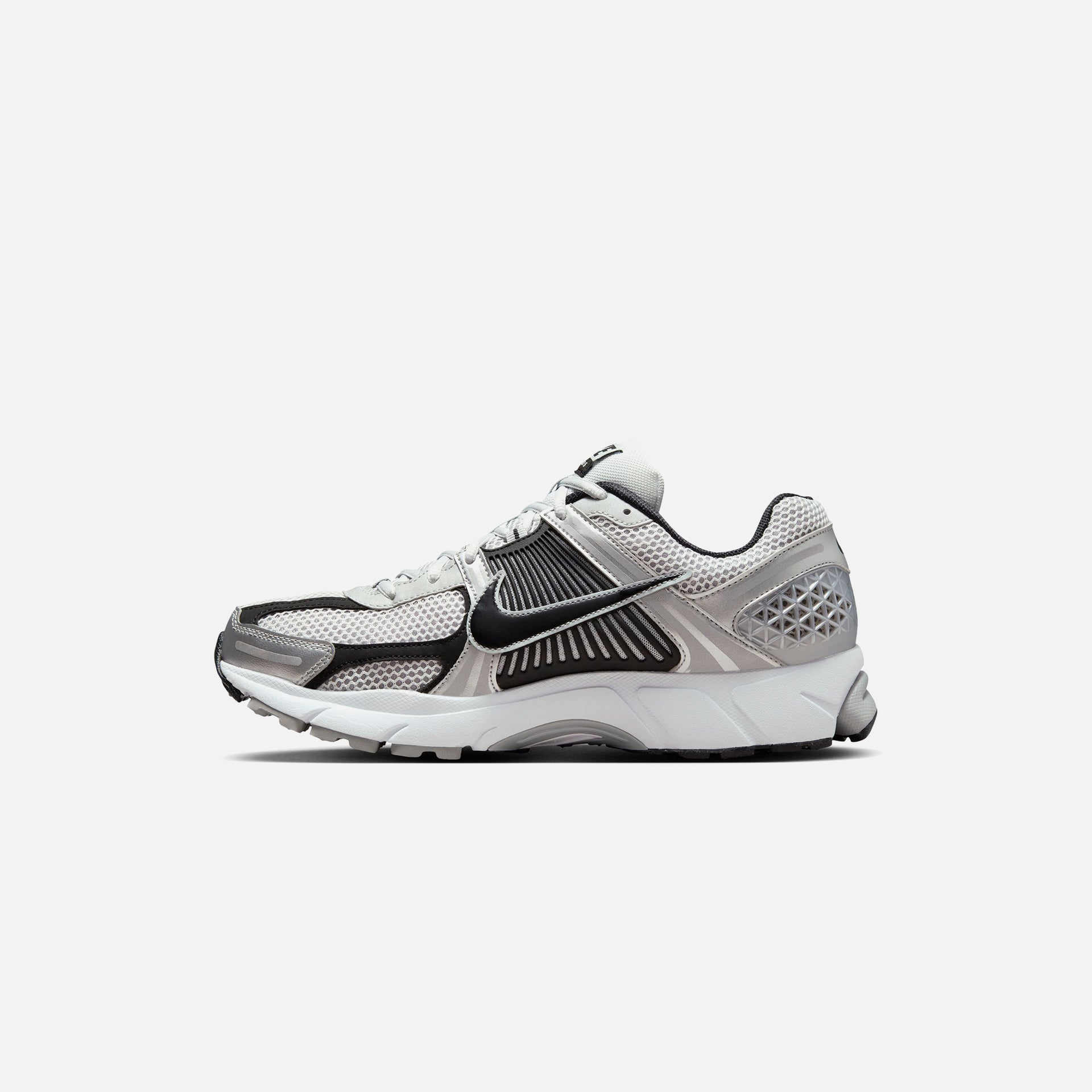 Nike Zoom Vomero 5 - Metallic Silver / Black / Pure Platinum