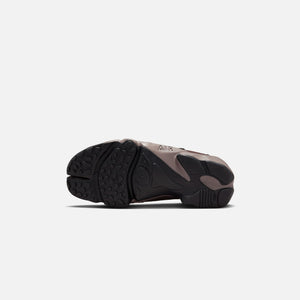 Nike WMNS Air Rift OG - Baroque Brown