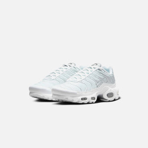 Nike WMNS Nike Air Max Plus - White / Metallic Silver / Sail / Pure Platinum