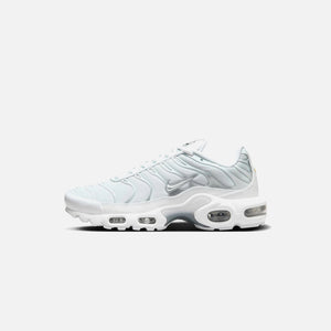 Nike WMNS Nike Air Max Plus - White / Metallic Silver / Sail / Pure Platinum