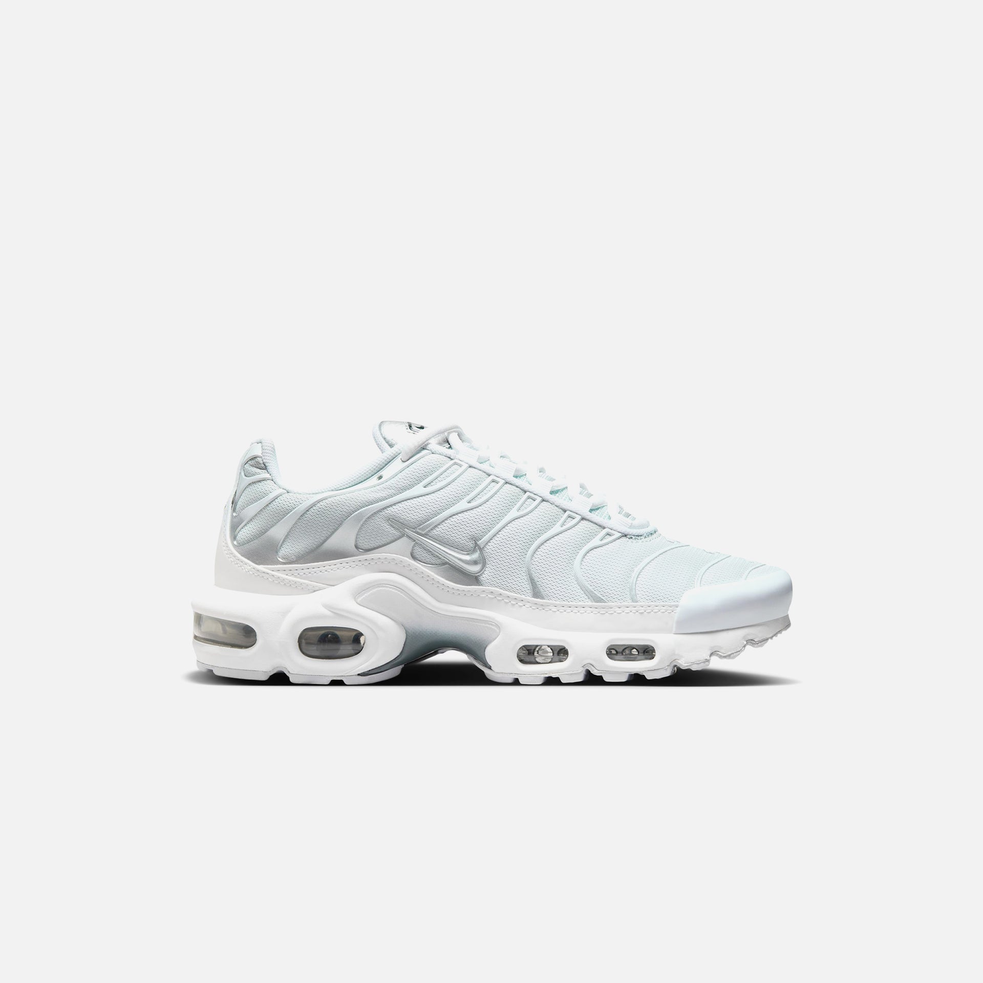 Nike WMNS Nike Air Max Plus - White / Metallic Silver / Sail / Pure Platinum