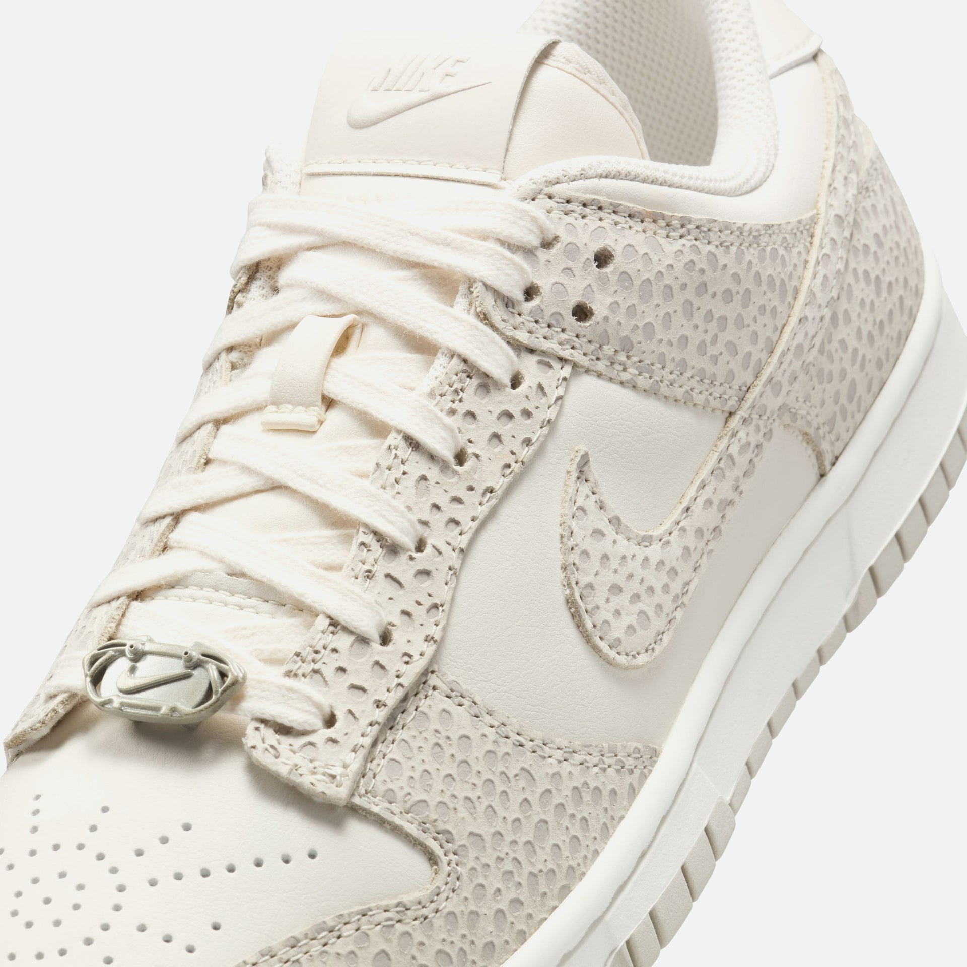 Nike WMNS Dunk Low PRM - Oly Phantom / Photon Dust / Light Smoke