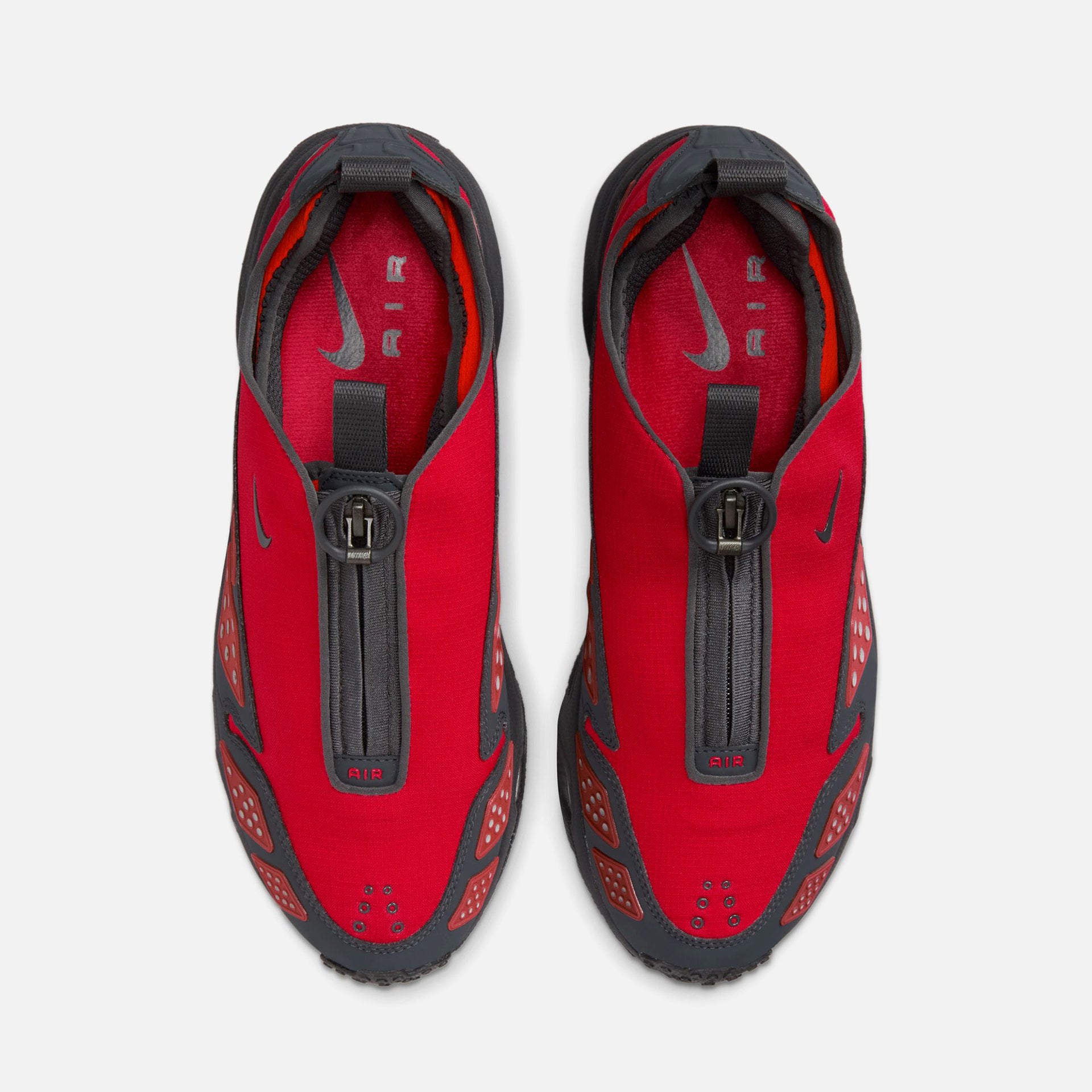 Nike WMNS Air Max SNDR GORE-TEX - Hyper Crimson / Fire Red / Black / Dark Smoke Grey