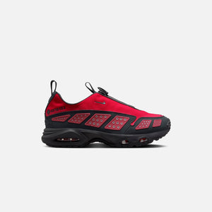 Nike WMNS Air Max SNDR GORE-TEX - Hyper Crimson / Fire Red / Black / Dark Smoke Grey