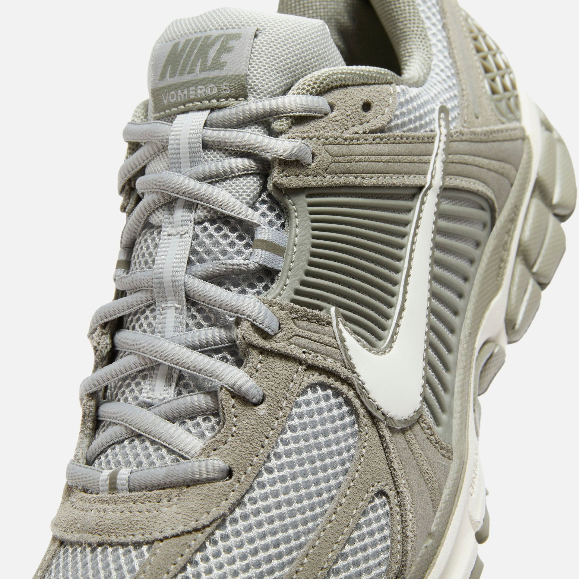 Nike Zoom Vomero 5 - Dark Stucco / Phantom / Light Smoke Grey