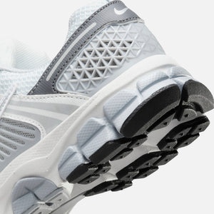 Nike GS Zoom Vomero 5 - Pure Platinum / Metallic Silver / Summit White / Dark Grey