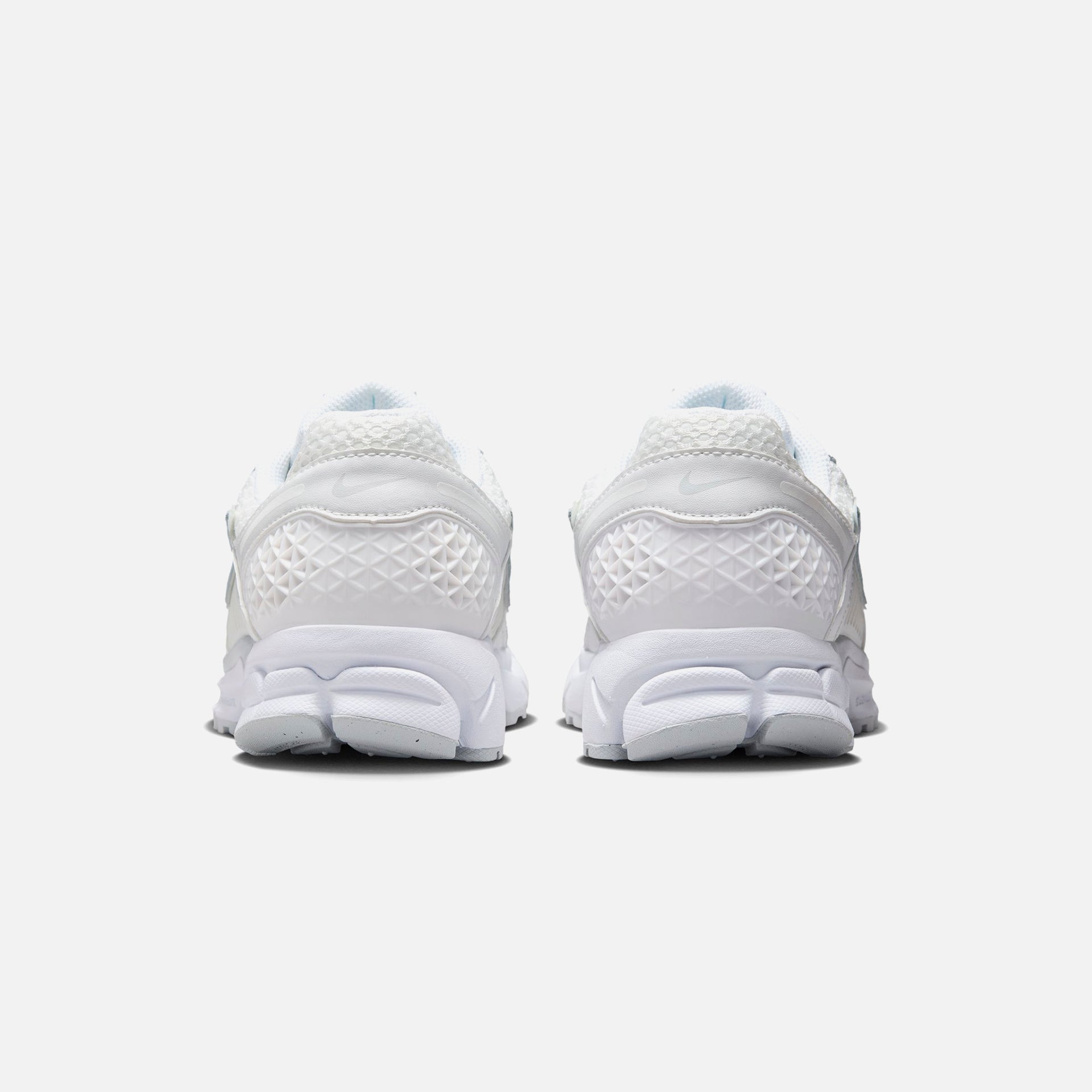 Nike WMNS Zoom Vomero 5 - Metallic White / Metallic Silver / Summit White