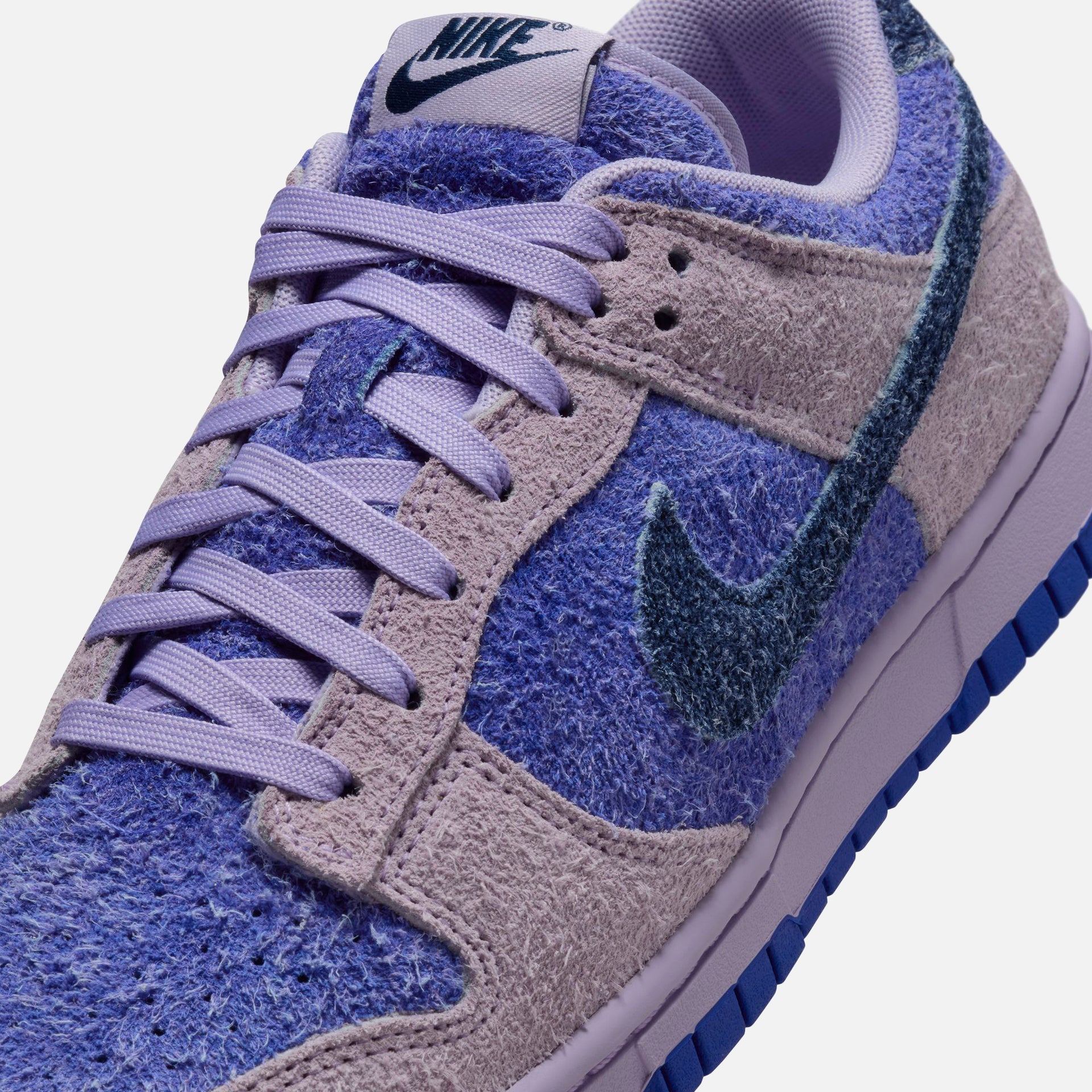 Nike Dunk Low SE - Hydrangeas / Deep Royal Blue