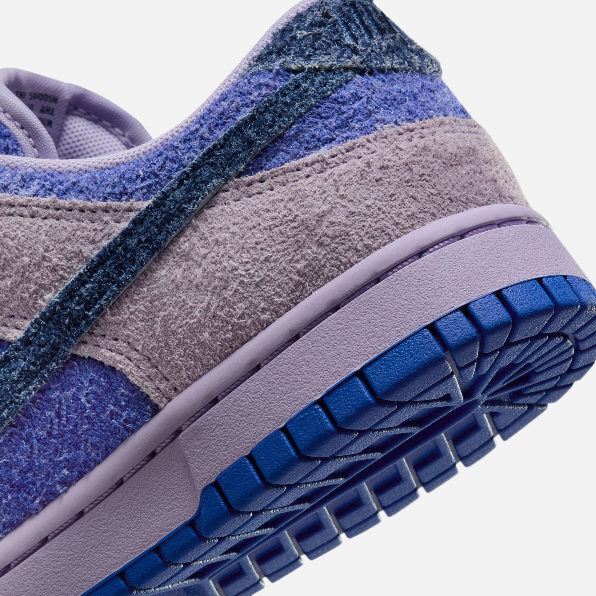 Nike Dunk Low SE - Hydrangeas / Deep Royal Blue