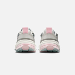 Nike WMNS V2K Run - Light Pumice / Pink Foam / Photon Dust