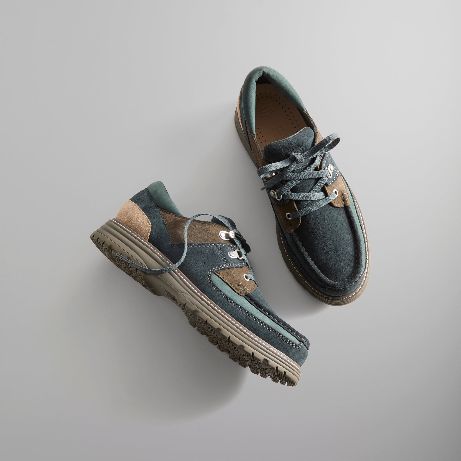 8th St by Ronnie Fieg for Clarks Originals Sunderland - Dark Teal Combi