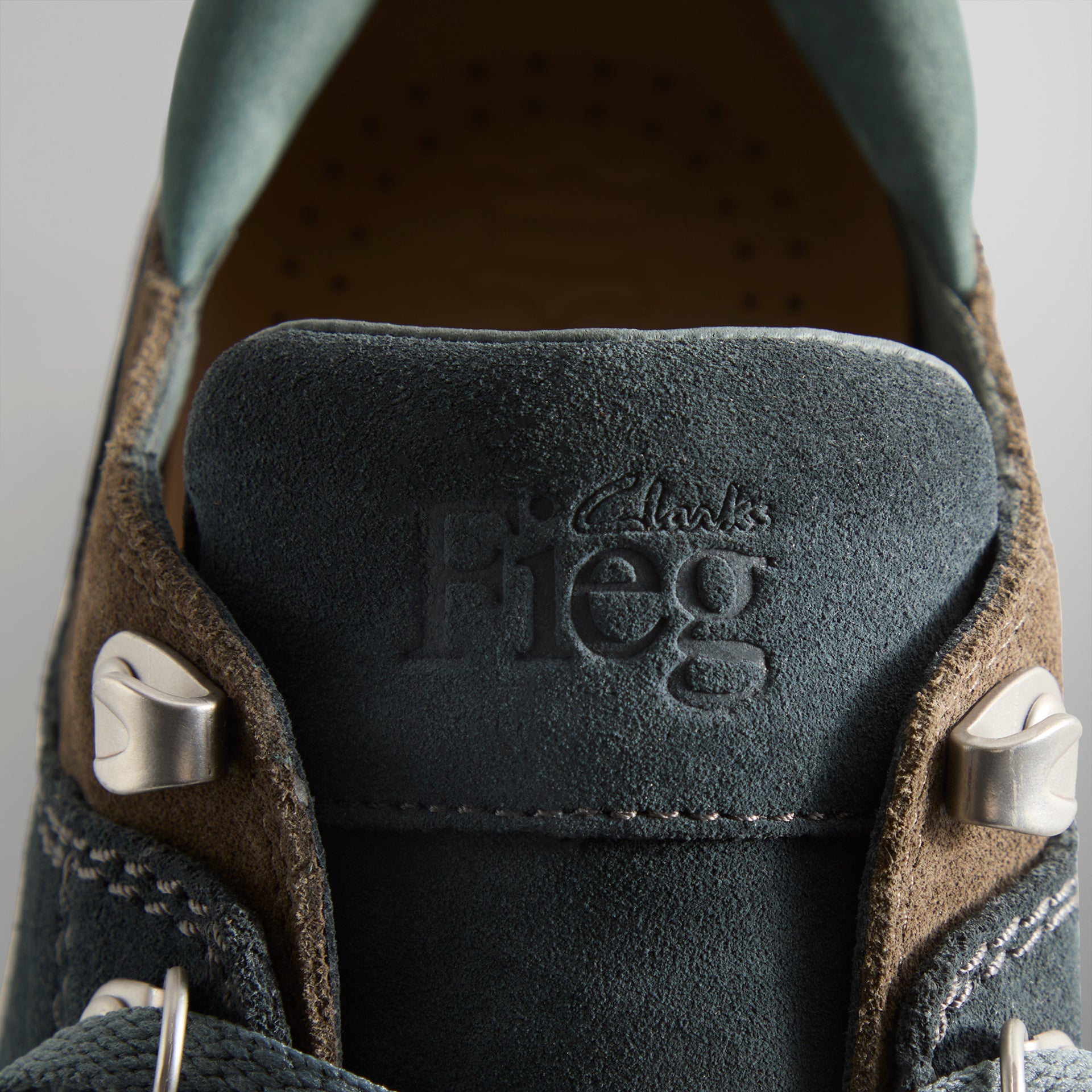 8th St by Ronnie Fieg for Clarks Originals Sunderland - Dark Teal Combi