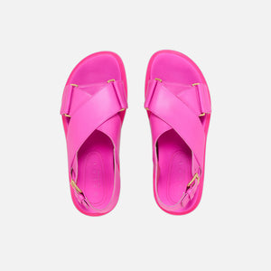 Marni WMNS Crisscross Fussbett Sandal - Fuchsia