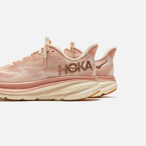 HOKA WMNS Clifton 9 - Sandstone / Cream