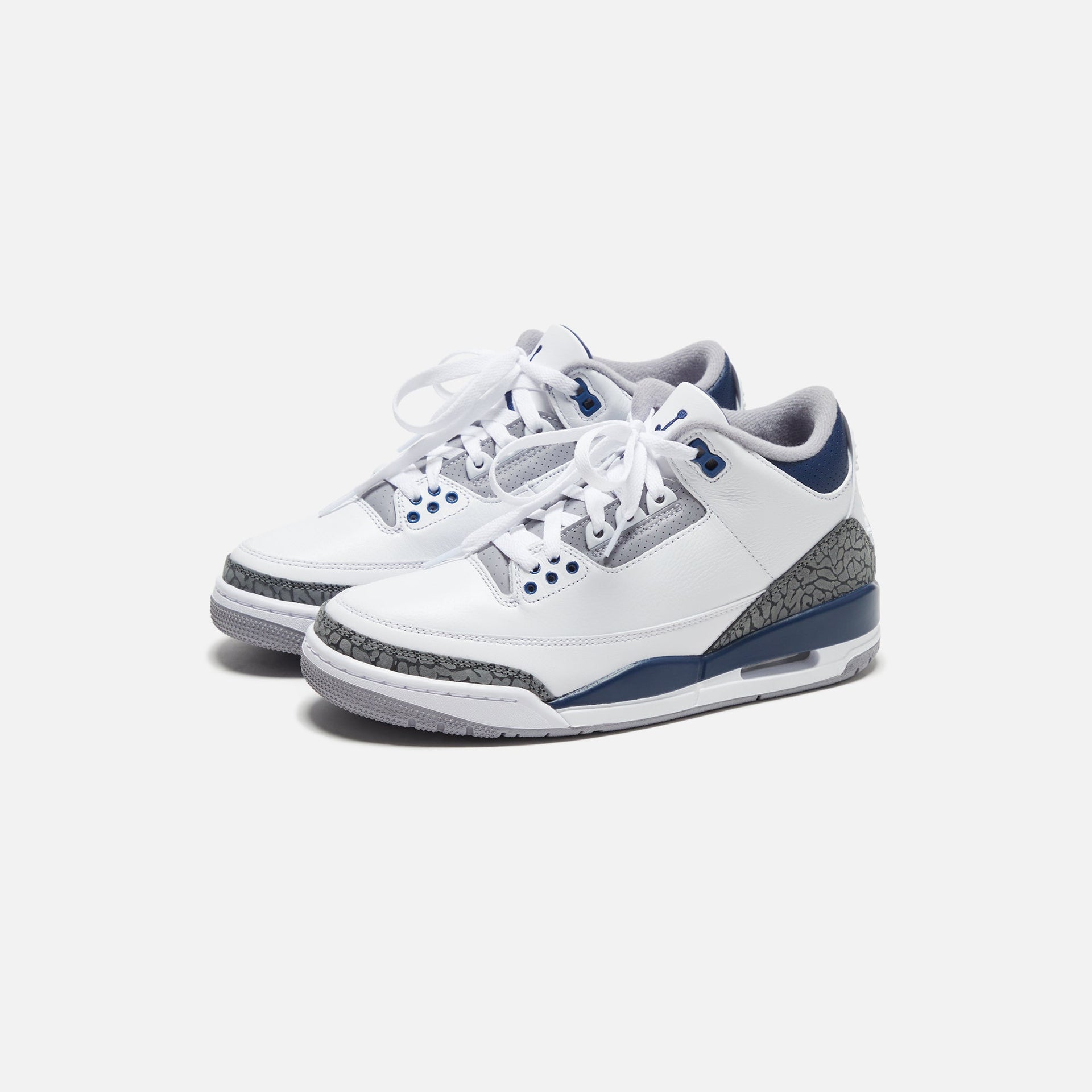 Nike Air Jordan 3 Retro - White / Midnight Navy / Cement Grey / Black