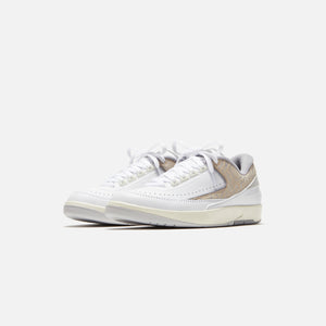 Jordan Air Jordan 2 Retro Low - White / Cement Grey / Sanddrift / Neutral Grey / Sail