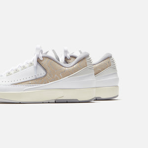 Jordan Air Jordan 2 Retro Low - White / Cement Grey / Sanddrift / Neutral Grey / Sail