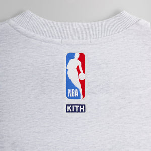 Kith for the New York Knicks Classic Vintage Nelson Crewneck - Light Heather Grey