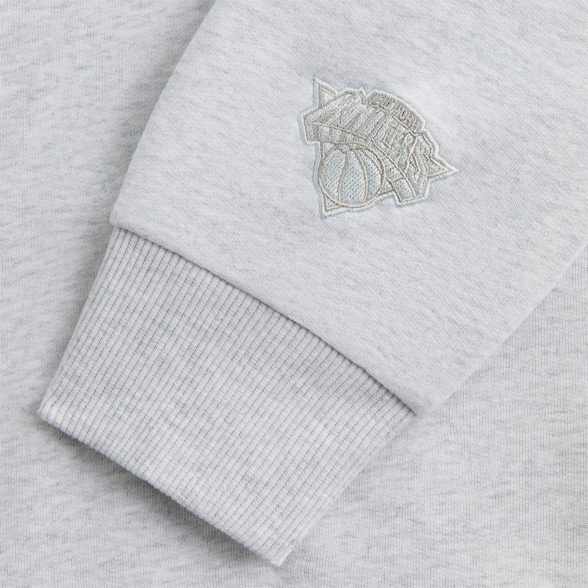 Kith for the New York Knicks Laurel Vintage Nelson Crewneck - Light Heather Grey