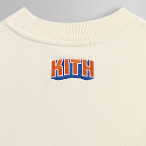 Kith for the New York Knicks Showtime Vintage Nelson Crewneck - Sandrift