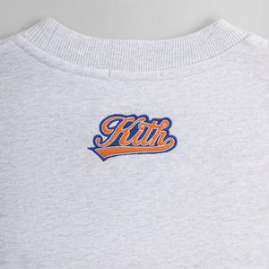 Kith for the New York Knicks Script Vintage Nelson Crewneck - Light Heather Grey