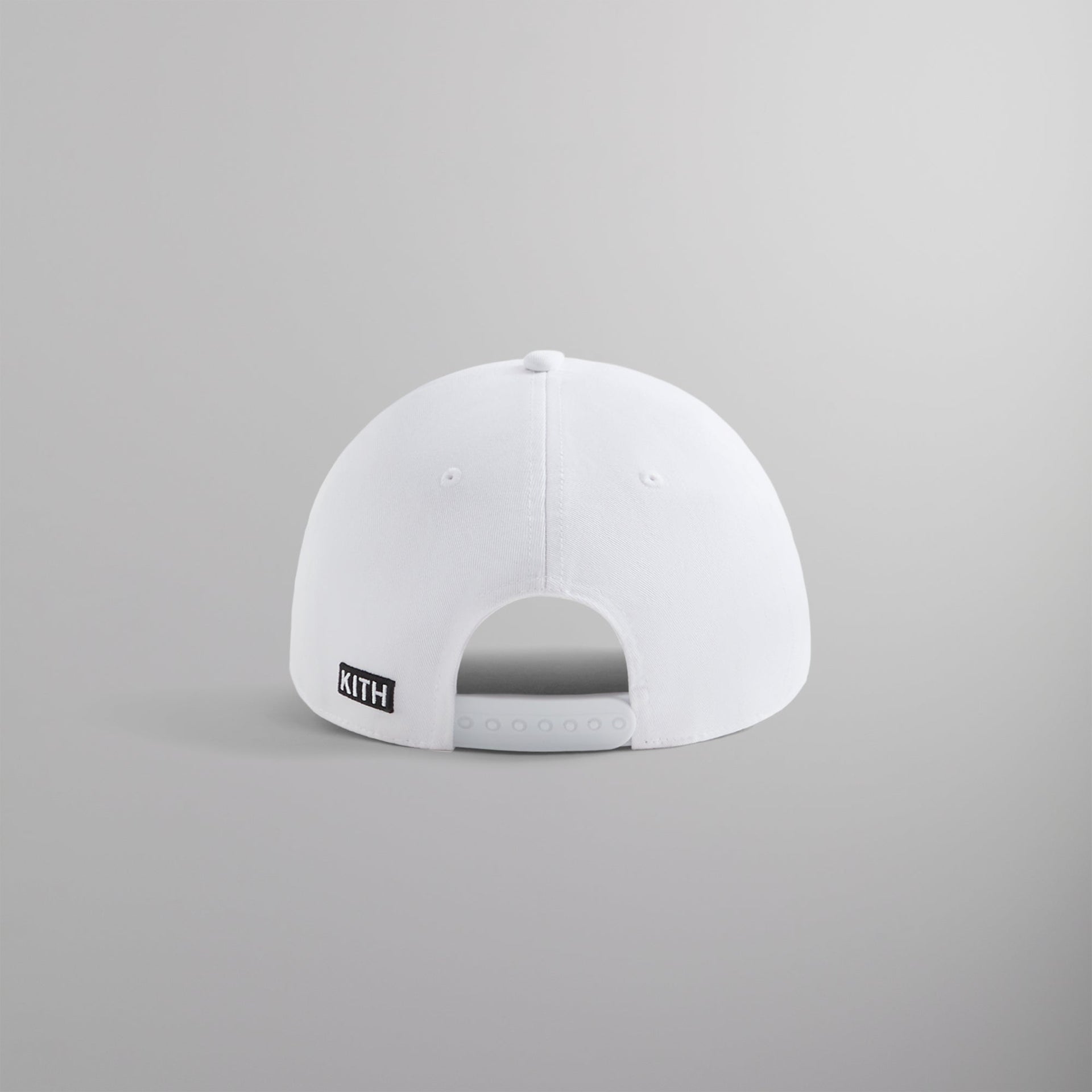 Marvel | Kith Gwynn Pinch Crown Snapback - White