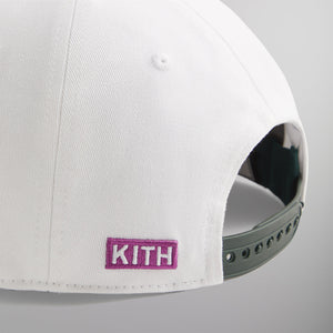 Batman | Kith Joker Twill Low Pinch Crown Snapback - White PH