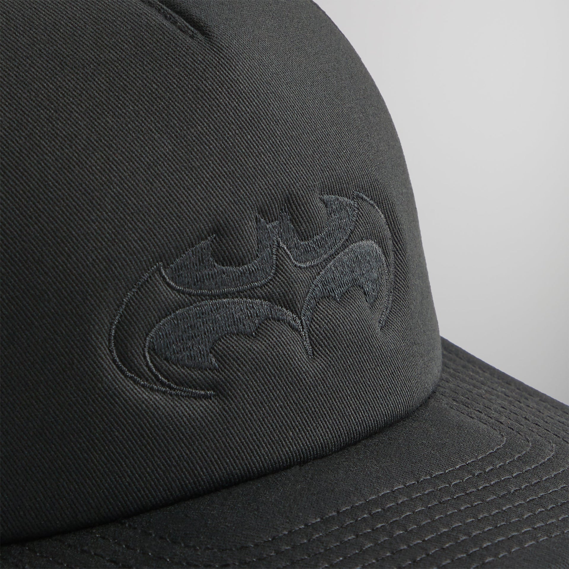 Batman | Kith '96 Nolan Trucker Hat - Black