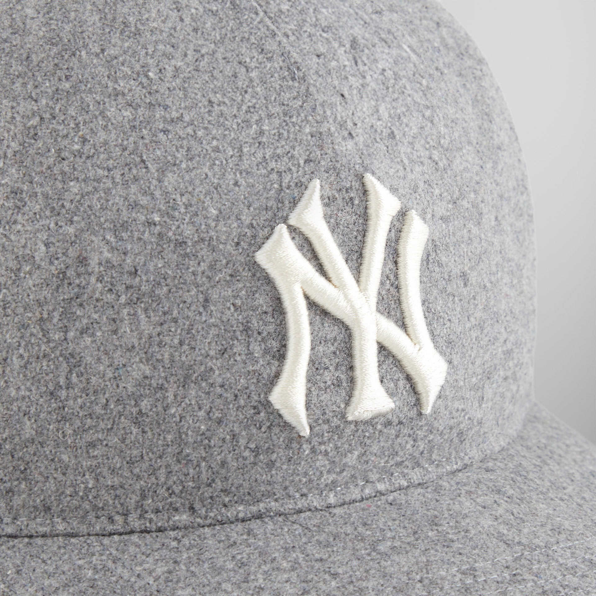 Kith & '47 for the New York Yankees Wool Rose Hitch Snapback - Statue