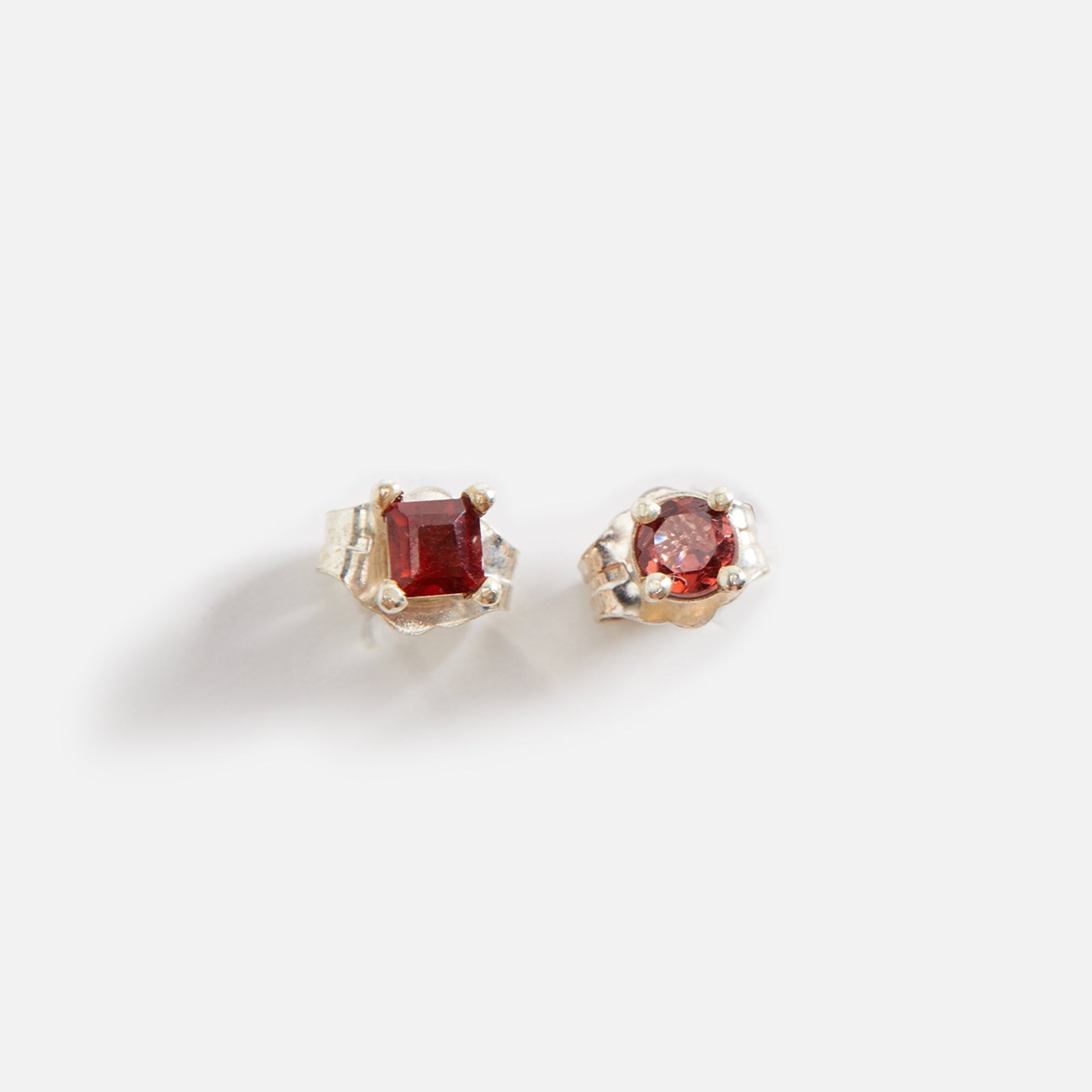 Martine Ali Garnet Prince Set Earrings - Silver