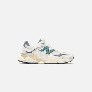 New Balance 9060 - Sea Salt / New Spruce