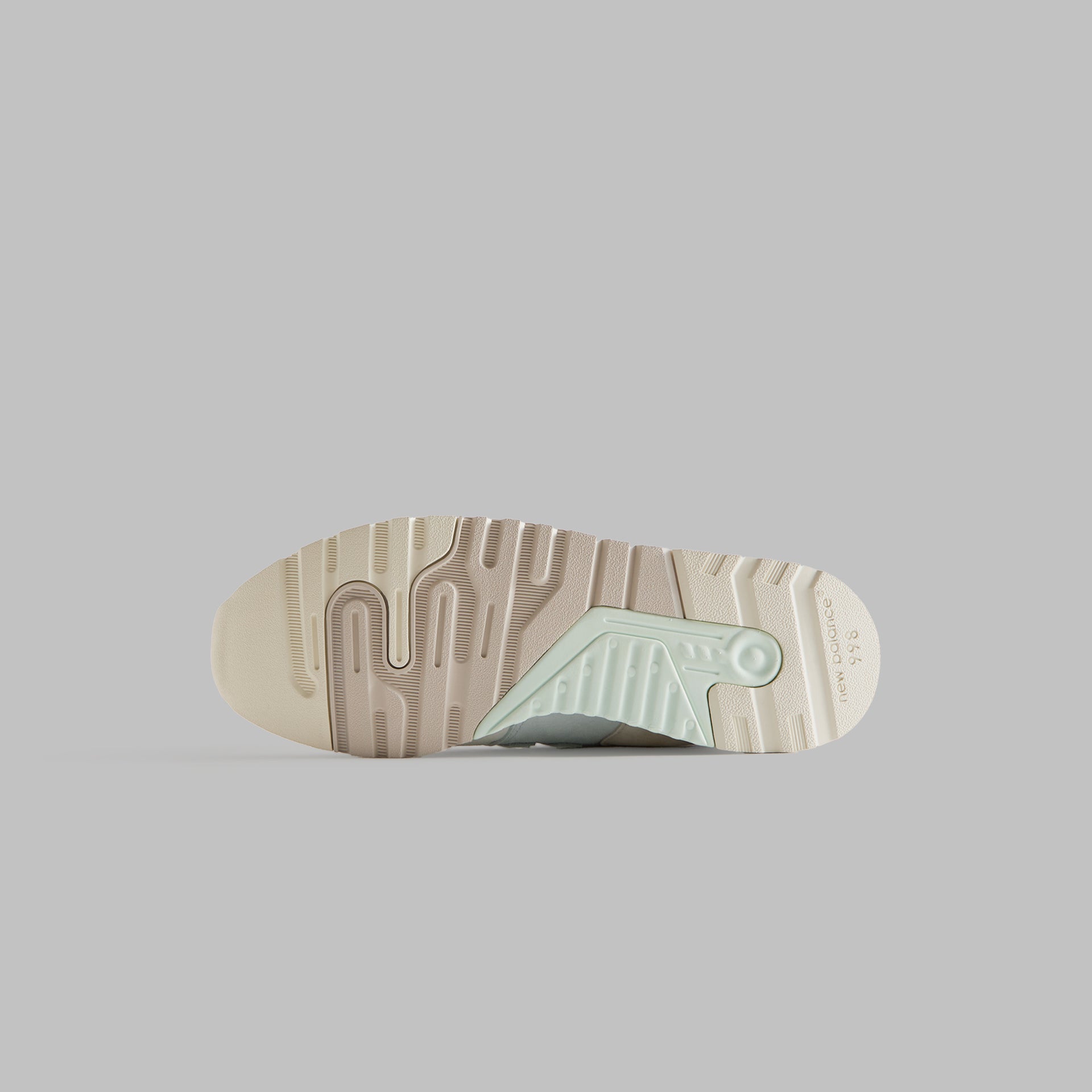 Ronnie Fieg & New Balance Made in USA 997.5 - White / Ice Blue / Peach