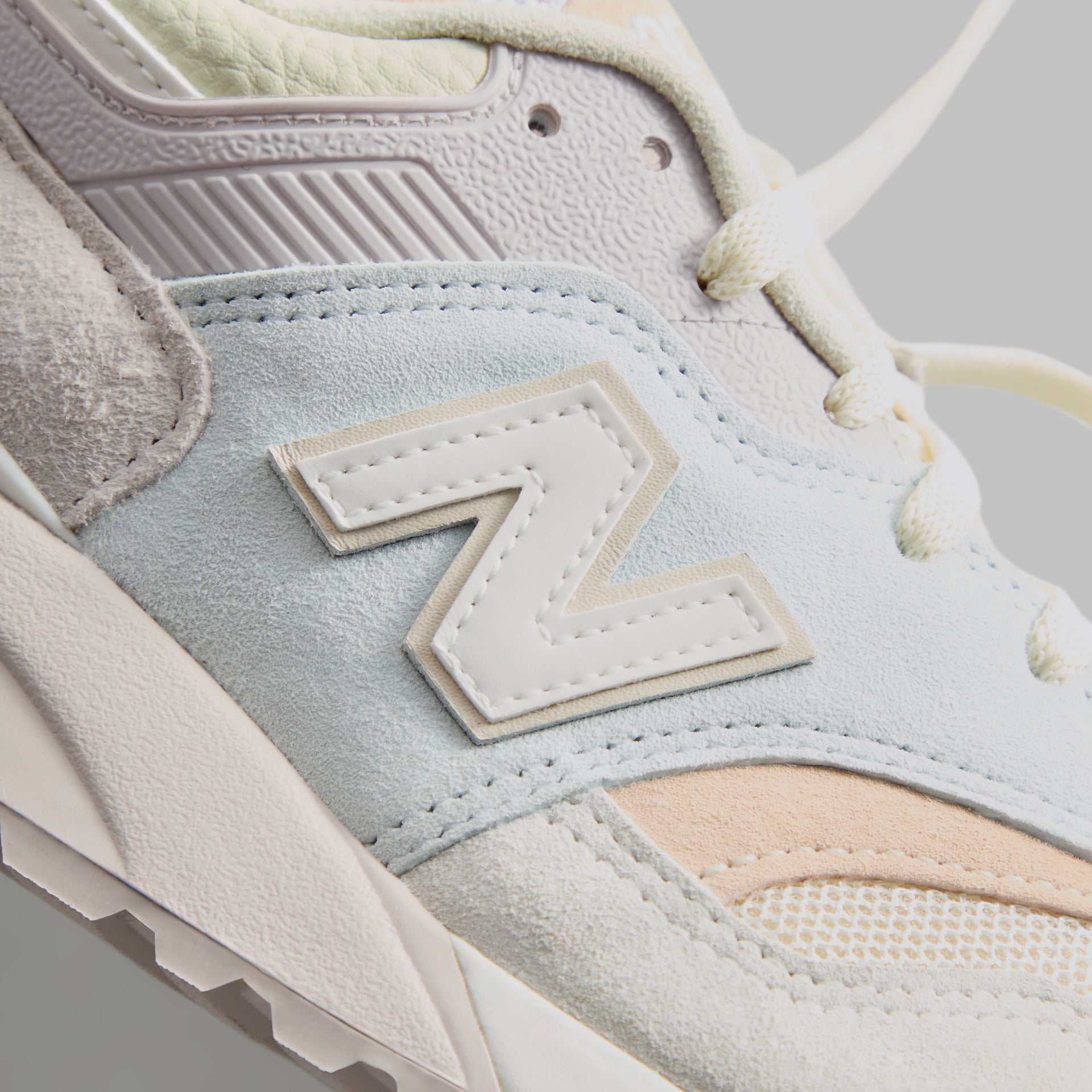 Ronnie Fieg & New Balance Made in USA 997.5 - White / Ice Blue / Peach