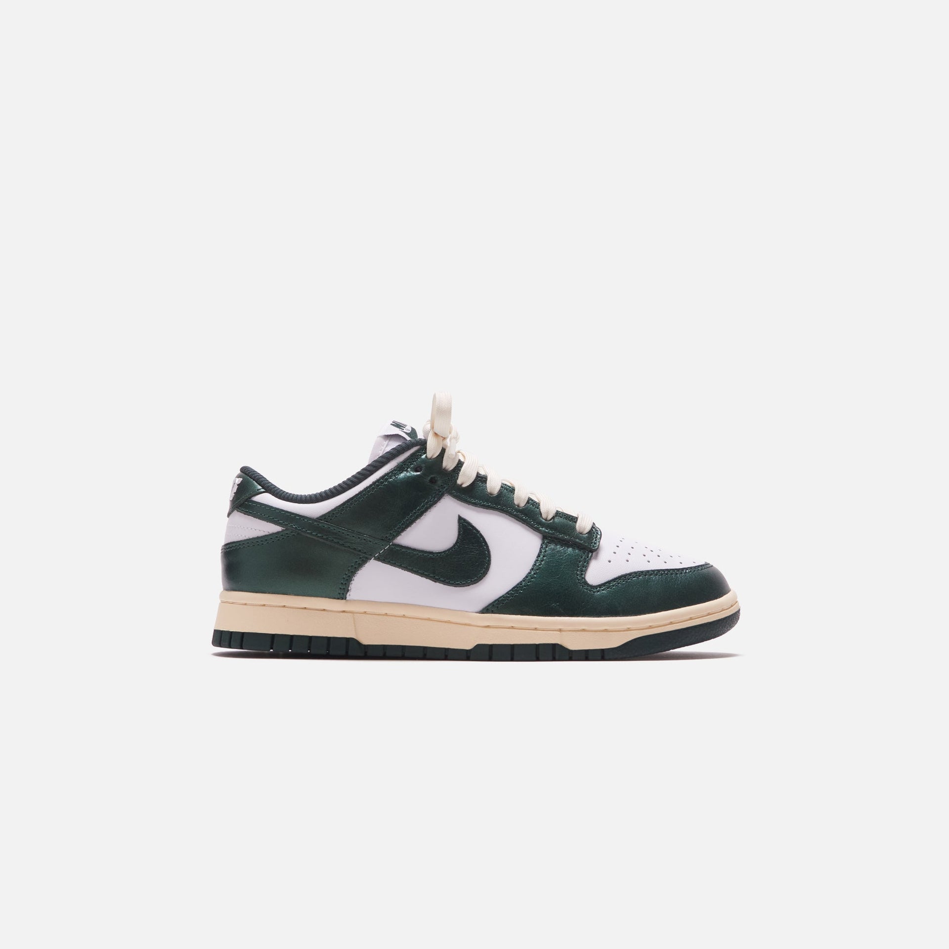 Nike WMNS Dunk Low - White / Pro Green / Coconut Milk