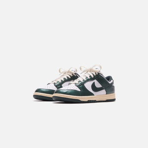 Nike WMNS Dunk Low - White / Pro Green / Coconut Milk