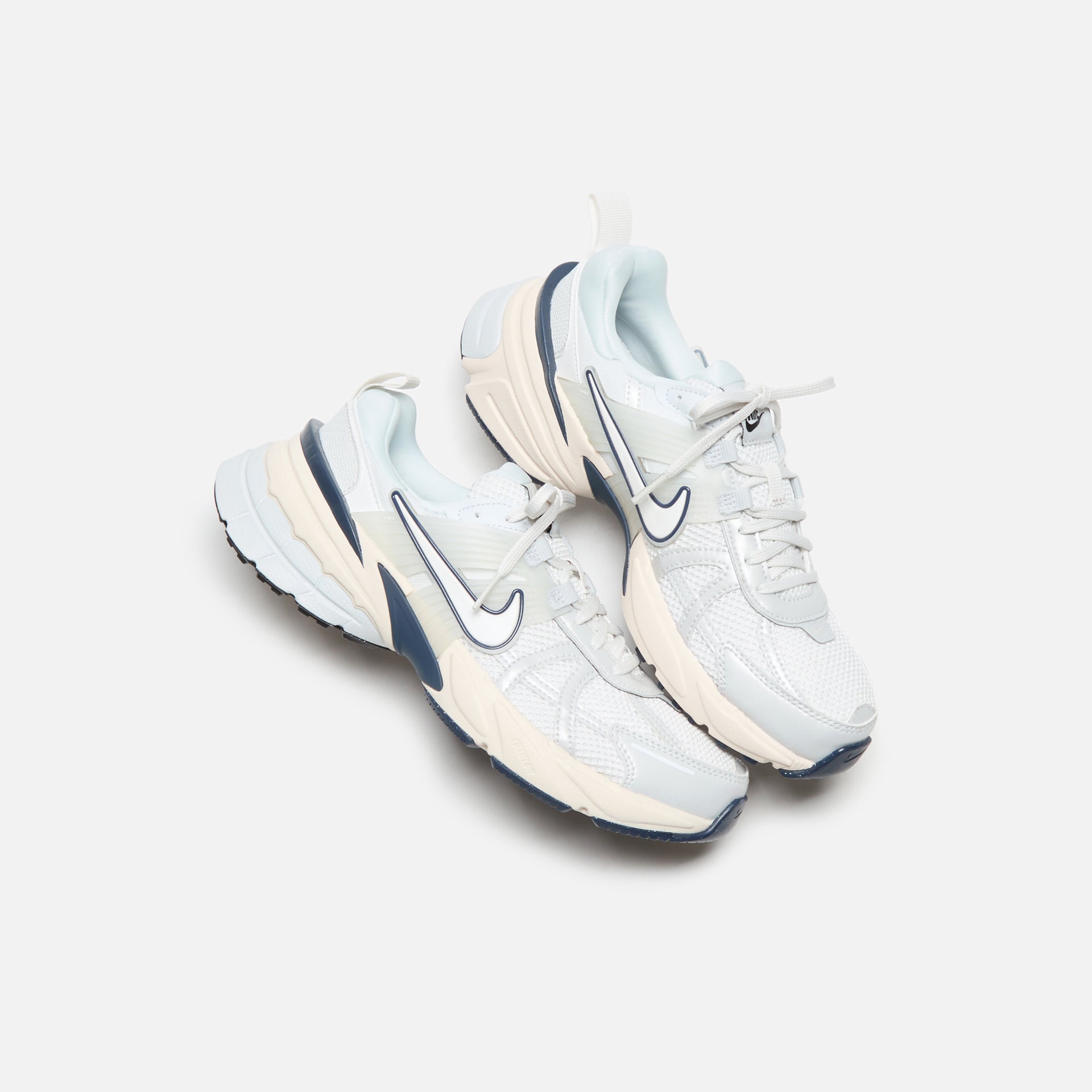 Nike WMNS V2K Run - Platinum Tint / Platinum Tint / Pure Platinum